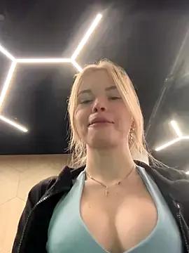 StripChat SMELLSEX is Freechat SMELLSEX — FULL NAKED CUM SHOW IN MENS SHOWER ROOM